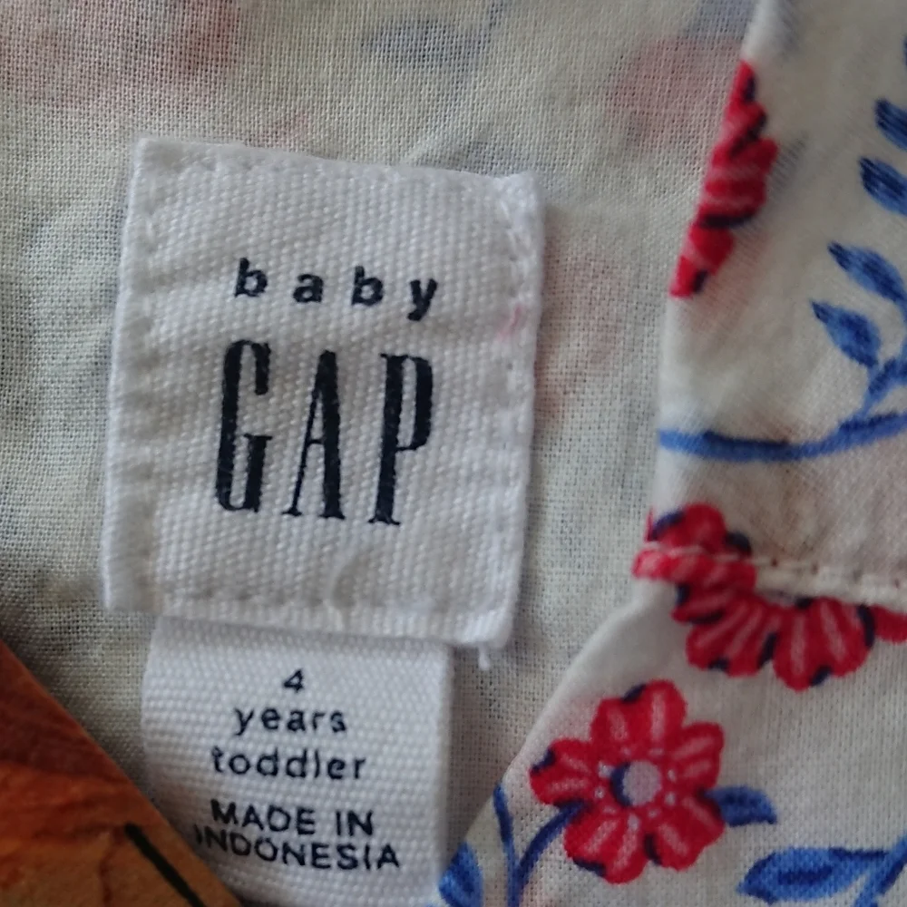 GAP kids floral outfit in pink & blue floral size 4